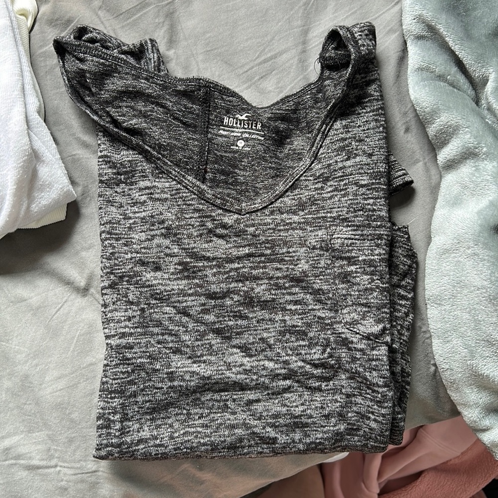 HOLLISTER TSHIRT